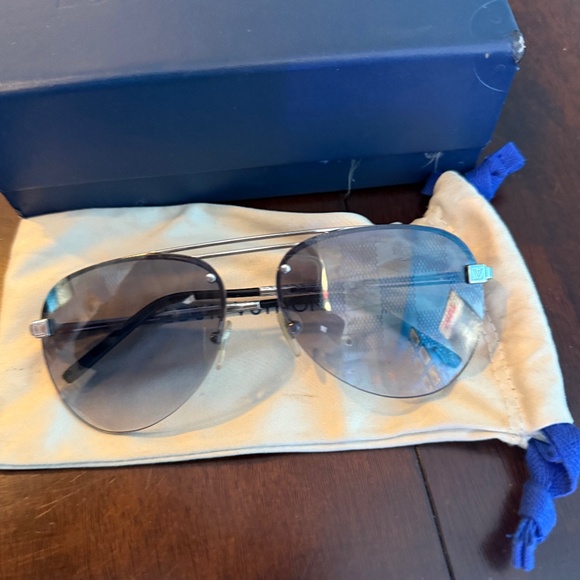 Authentic Louis Vuitton Clockwise Sunglasses - Picture 1 of 10